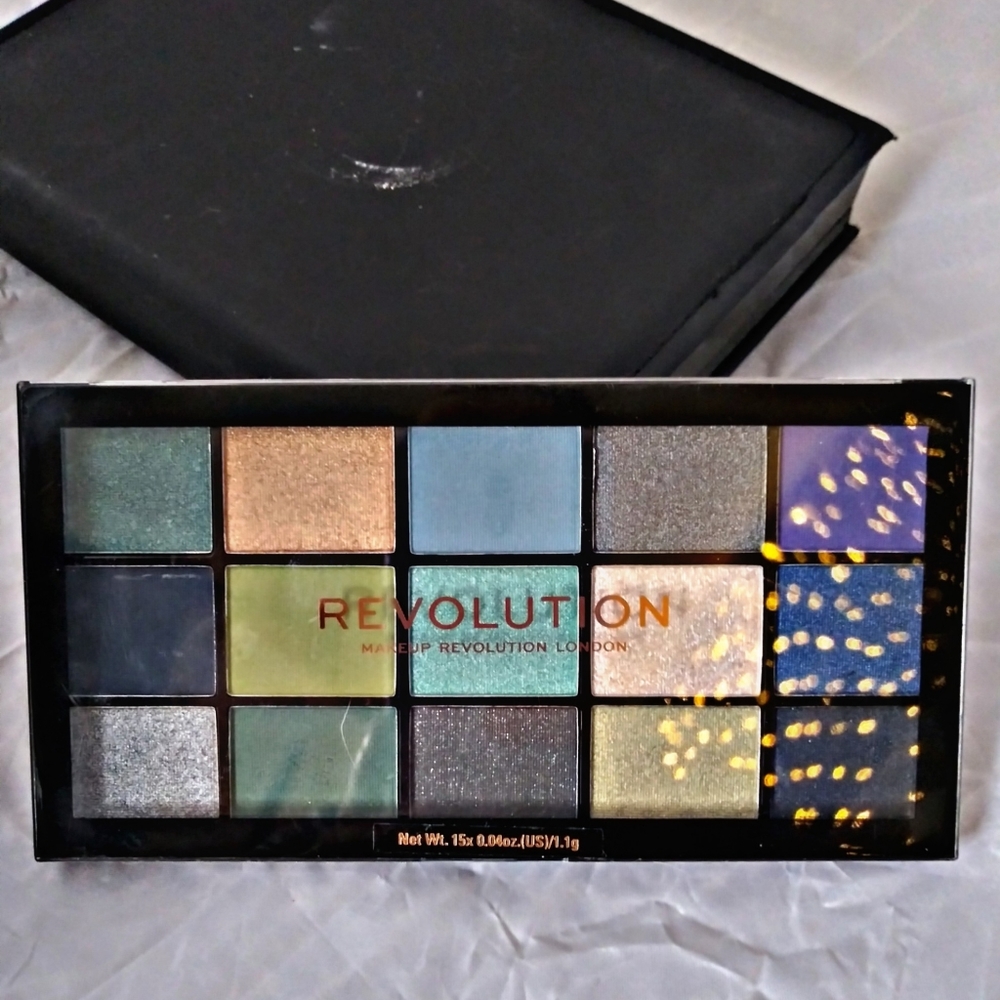 🚫SOLD🚫Makeup Revolution Palette
